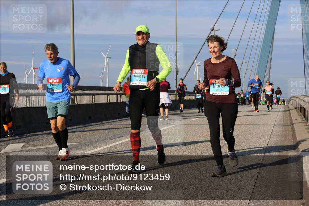 03.10.2025 - Köhlbrandbrückenlauf Strokosch-Dieckow http://msf.ph/oto/9123459 03.10.2025 10:01:53 Position 2 2646, 08, 3634, 2316 meine-sportfotos.de