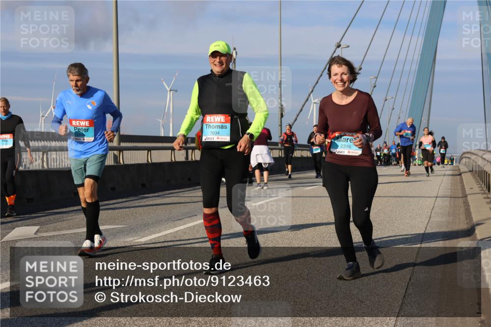03.10.2025 - Köhlbrandbrückenlauf Strokosch-Dieckow http://msf.ph/oto/9123463 03.10.2025 10:01:53 Position 2 2550, 2646, 3634, 2316 meine-sportfotos.de