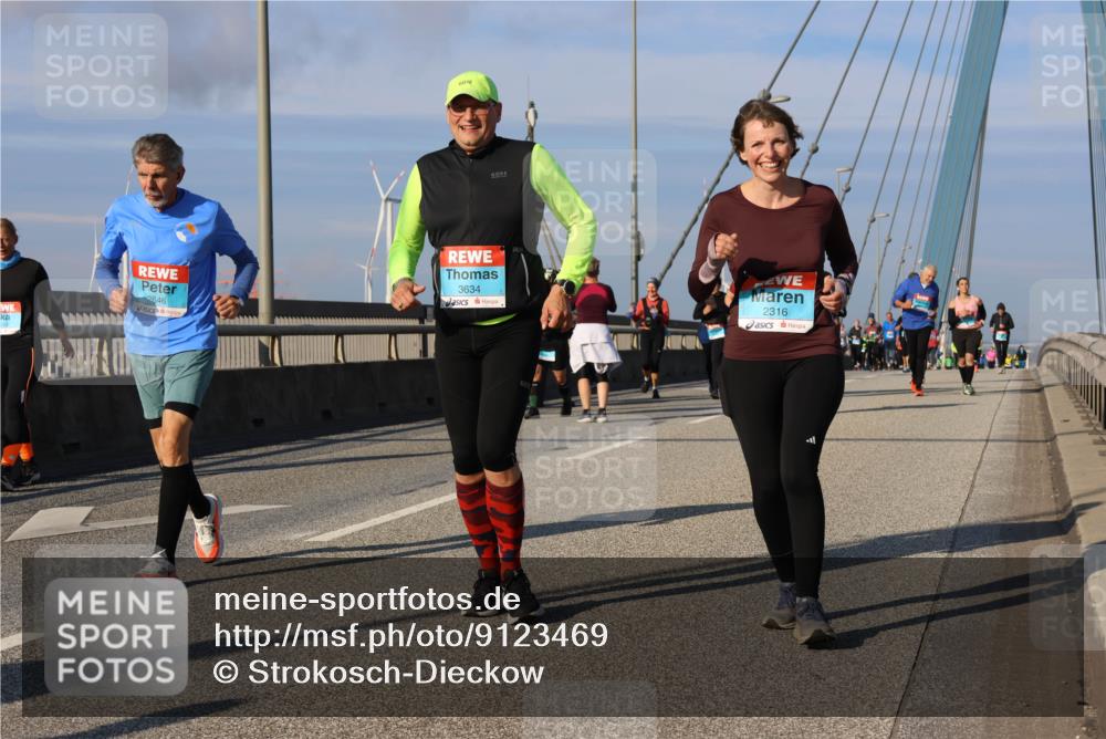 03.10.2025 - Köhlbrandbrückenlauf Strokosch-Dieckow http://msf.ph/oto/9123469 03.10.2025 10:01:53 Position 2 2646, 3634, 2316 meine-sportfotos.de