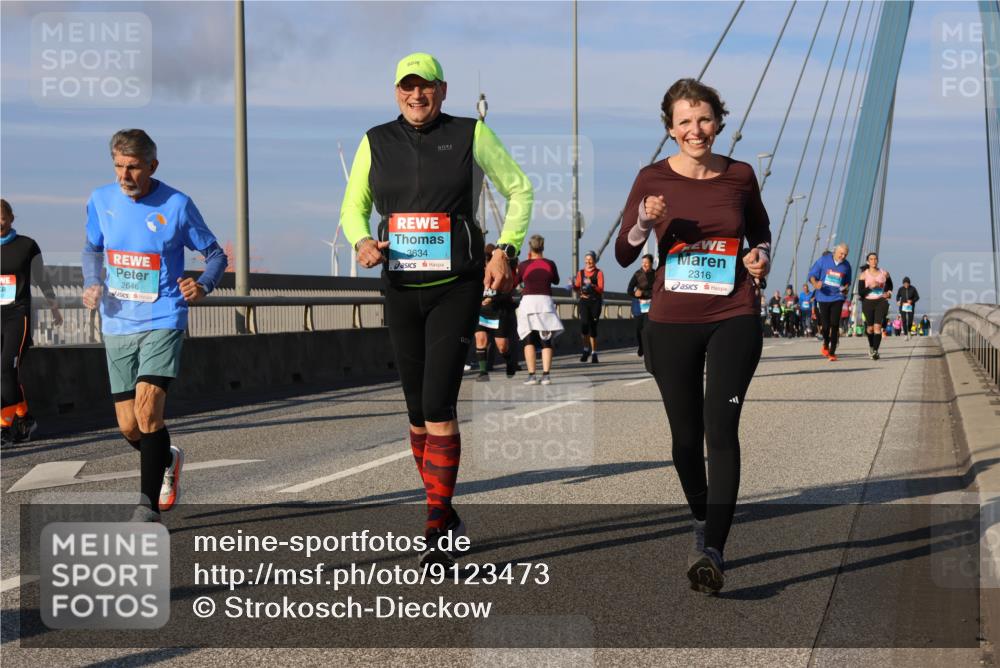 03.10.2025 - Köhlbrandbrückenlauf Strokosch-Dieckow http://msf.ph/oto/9123473 03.10.2025 10:01:53 Position 2 2646, 3634, 2316 meine-sportfotos.de