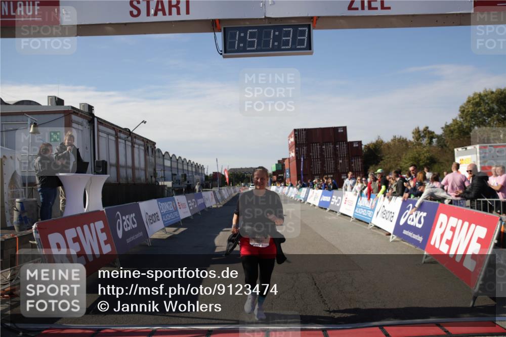 03.10.2025 - Köhlbrandbrückenlauf Jannik Wohlers http://msf.ph/oto/9123474 03.10.2025 13:51:34 Ziel 5540 meine-sportfotos.de