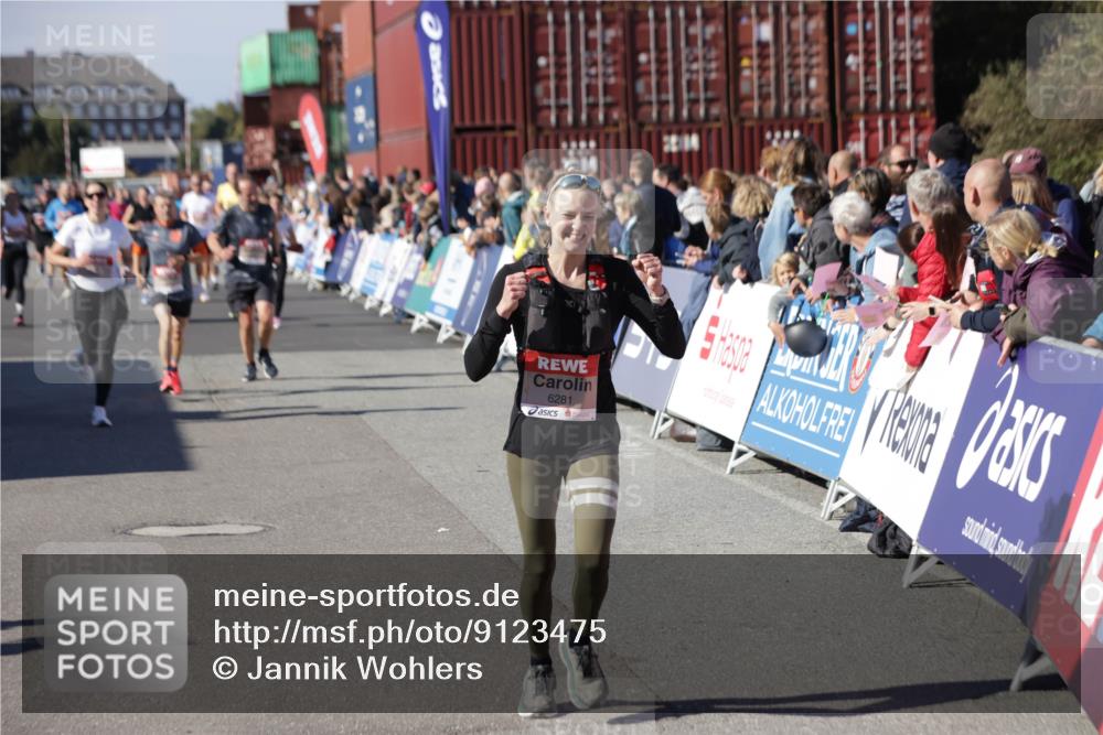 03.10.2025 - Köhlbrandbrückenlauf Jannik Wohlers http://msf.ph/oto/9123475 03.10.2025 13:05:38 Ziel 4011, 4062, 4161, 4278, 4296, 4332, 4384, 5468, 5676, 6281, 6786, 6787 meine-sportfotos.de