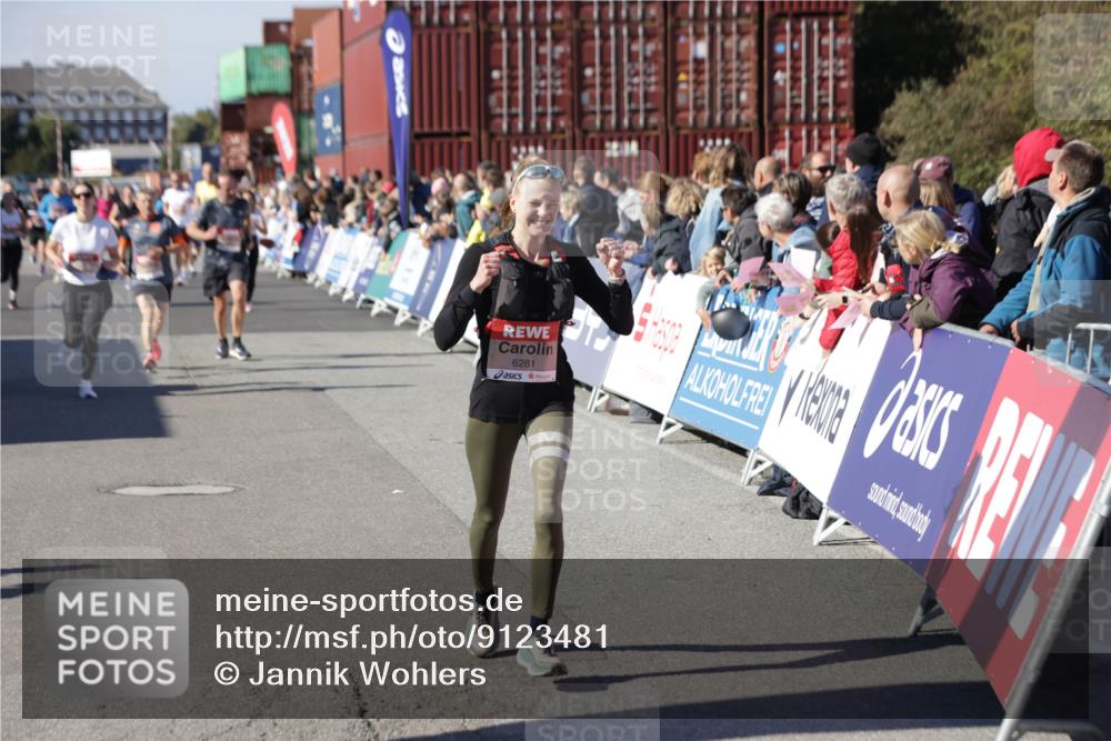 03.10.2025 - Köhlbrandbrückenlauf Jannik Wohlers http://msf.ph/oto/9123481 03.10.2025 13:05:38 Ziel 4011, 4062, 4161, 4278, 4296, 4332, 4384, 5468, 5676, 6281, 6786, 6787 meine-sportfotos.de