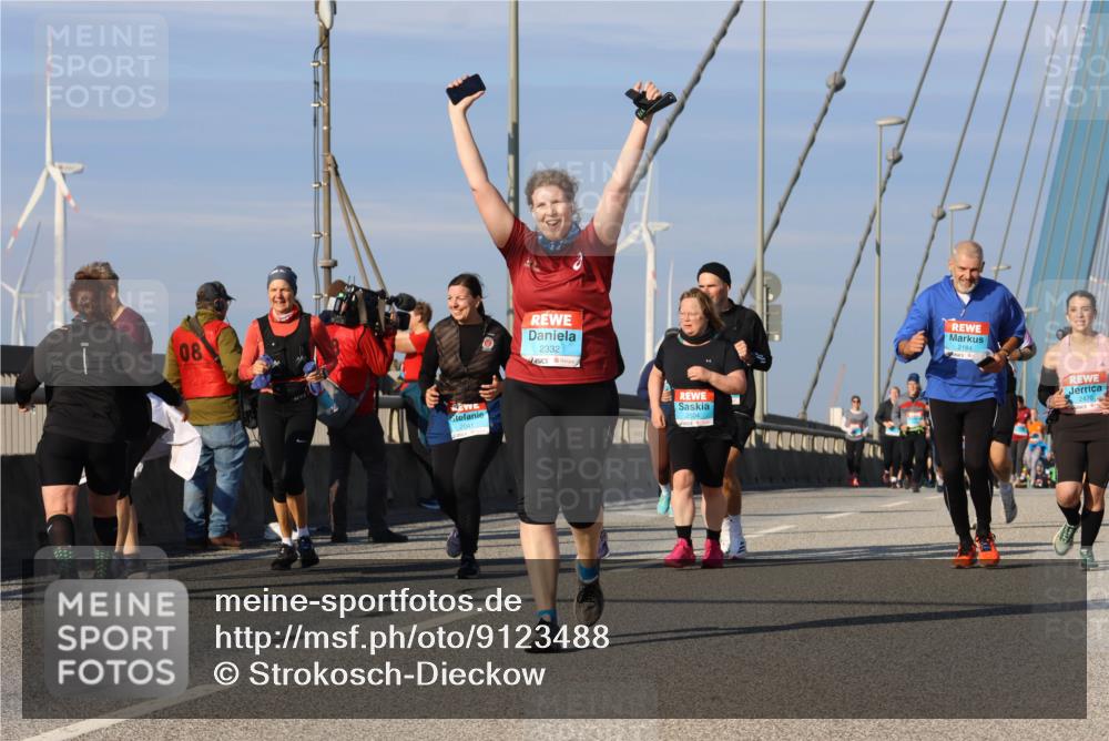 03.10.2025 - Köhlbrandbrückenlauf Strokosch-Dieckow http://msf.ph/oto/9123488 03.10.2025 10:01:56 Position 2 08, 2041, 2332, 2504, 2184, 2470 meine-sportfotos.de