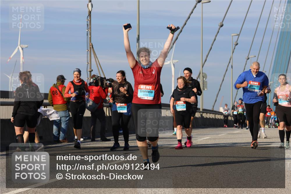 03.10.2025 - Köhlbrandbrückenlauf Strokosch-Dieckow http://msf.ph/oto/9123494 03.10.2025 10:01:56 Position 2 08, 2041, 2332, 2504 meine-sportfotos.de