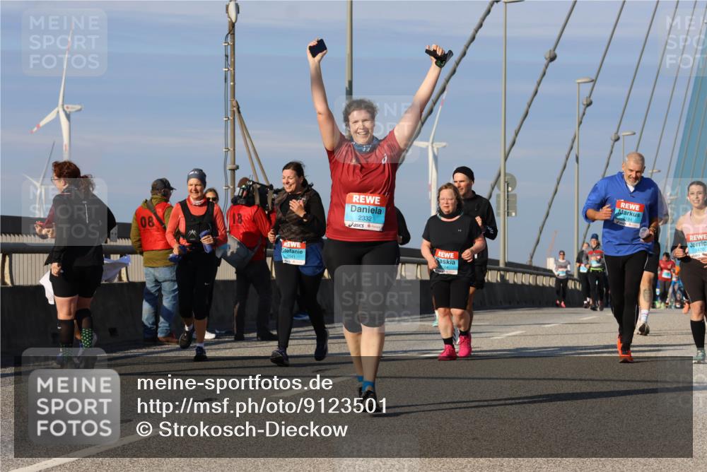 03.10.2025 - Köhlbrandbrückenlauf Strokosch-Dieckow http://msf.ph/oto/9123501 03.10.2025 10:01:56 Position 2 08, 2041, 2332, 2470 meine-sportfotos.de