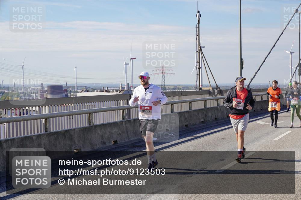 03.10.2025 - Köhlbrandbrückenlauf Michael Burmester http://msf.ph/oto/9123503 03.10.2025 13:06:08 Position 2  meine-sportfotos.de
