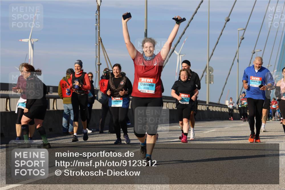 03.10.2025 - Köhlbrandbrückenlauf Strokosch-Dieckow http://msf.ph/oto/9123512 03.10.2025 10:01:57 Position 2 08, 2041, 2332, 2184 meine-sportfotos.de
