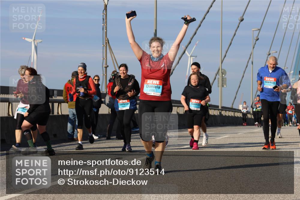 03.10.2025 - Köhlbrandbrückenlauf Strokosch-Dieckow http://msf.ph/oto/9123514 03.10.2025 10:01:57 Position 2 08, 2041, 2332, 2504, 2184 meine-sportfotos.de