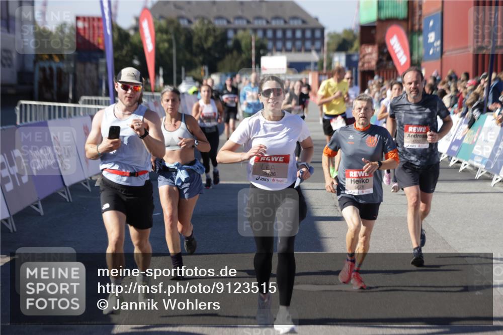 03.10.2025 - Köhlbrandbrückenlauf Jannik Wohlers http://msf.ph/oto/9123515 03.10.2025 13:05:40 Ziel 4062, 4133, 4161, 4278, 4296, 4332, 4384, 4564, 5468, 5676, 5964, 6281, 6786, 6787 meine-sportfotos.de