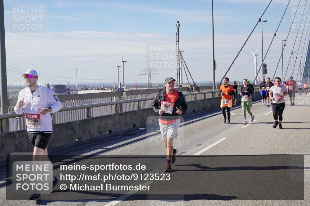 03.10.2025 - Köhlbrandbrückenlauf Michael Burmester http://msf.ph/oto/9123523 03.10.2025 13:06:10 Position 2 5193, 5043 meine-sportfotos.de