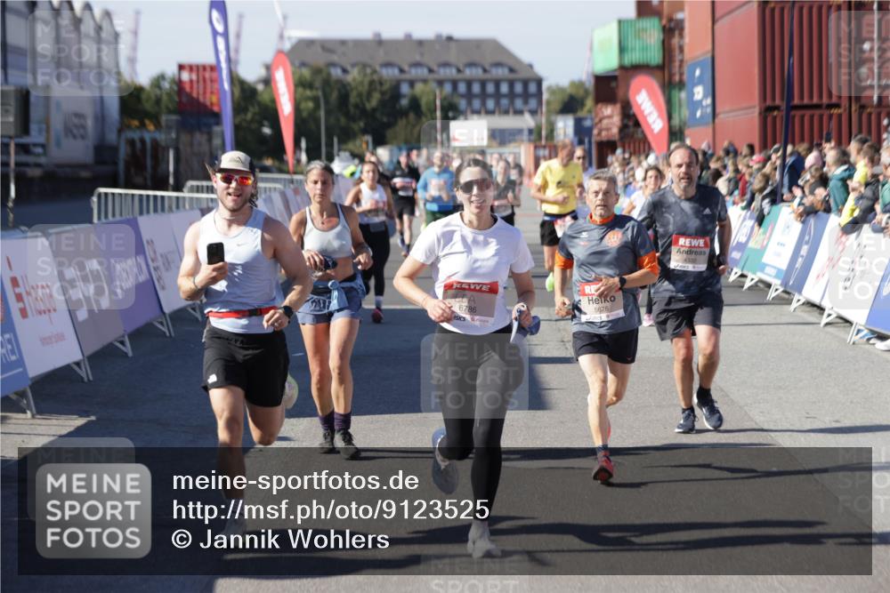 03.10.2025 - Köhlbrandbrückenlauf Jannik Wohlers http://msf.ph/oto/9123525 03.10.2025 13:05:40 Ziel 4062, 4133, 4161, 4278, 4296, 4332, 4384, 4564, 5468, 5676, 5964, 6281, 6786, 6787 meine-sportfotos.de