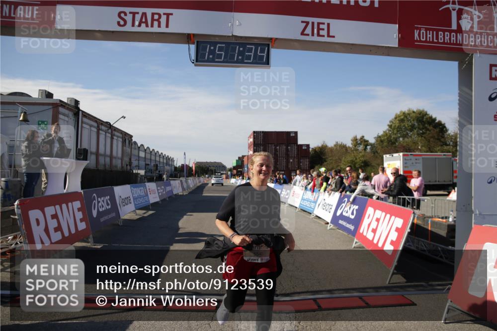 03.10.2025 - Köhlbrandbrückenlauf Jannik Wohlers http://msf.ph/oto/9123539 03.10.2025 13:51:34 Ziel 5540 meine-sportfotos.de