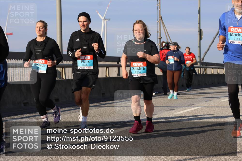 03.10.2025 - Köhlbrandbrückenlauf Strokosch-Dieckow http://msf.ph/oto/9123555 03.10.2025 10:02:01 Position 2 3566, 3565, 2504, 18, 2184 meine-sportfotos.de