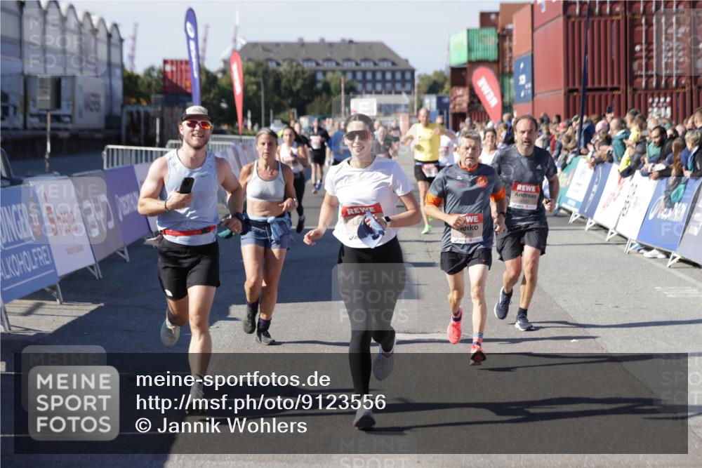 03.10.2025 - Köhlbrandbrückenlauf Jannik Wohlers http://msf.ph/oto/9123556 03.10.2025 13:05:41 Ziel 4062, 4133, 4161, 4278, 4296, 4332, 4384, 4467, 4564, 4599, 5468, 5676, 5964, 6281, 6786, 6787 meine-sportfotos.de