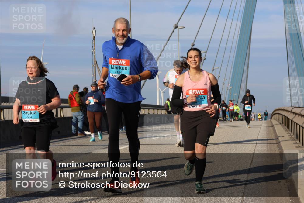 03.10.2025 - Köhlbrandbrückenlauf Strokosch-Dieckow http://msf.ph/oto/9123564 03.10.2025 10:02:02 Position 2 2504, 2184, 2470 meine-sportfotos.de