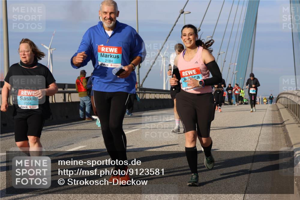 03.10.2025 - Köhlbrandbrückenlauf Strokosch-Dieckow http://msf.ph/oto/9123581 03.10.2025 10:02:02 Position 2 2504, 2184 meine-sportfotos.de