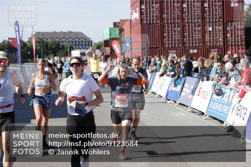 03.10.2025 - Köhlbrandbrückenlauf Jannik Wohlers http://msf.ph/oto/9123584 03.10.2025 13:05:41 Ziel 4062, 4133, 4161, 4278, 4296, 4332, 4384, 4467, 4564, 4599, 5468, 5676, 5964, 6281, 6786, 6787 meine-sportfotos.de