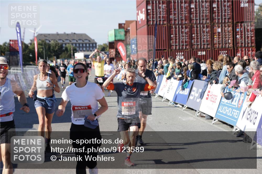03.10.2025 - Köhlbrandbrückenlauf Jannik Wohlers http://msf.ph/oto/9123589 03.10.2025 13:05:41 Ziel 4062, 4133, 4161, 4278, 4296, 4332, 4384, 4467, 4564, 4599, 5468, 5676, 5964, 6281, 6786, 6787 meine-sportfotos.de