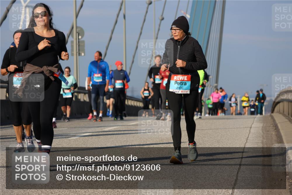 03.10.2025 - Köhlbrandbrückenlauf Strokosch-Dieckow http://msf.ph/oto/9123606 03.10.2025 10:02:08 Position 2 2900 meine-sportfotos.de