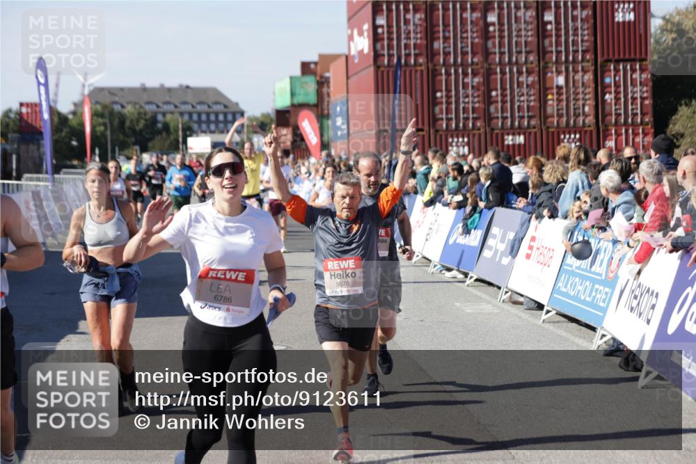 03.10.2025 - Köhlbrandbrückenlauf Jannik Wohlers http://msf.ph/oto/9123611 03.10.2025 13:05:42 Ziel 4062, 4133, 4161, 4278, 4296, 4332, 4384, 4467, 4564, 4599, 5468, 5676, 5964, 6281, 6631, 6786, 6787 meine-sportfotos.de