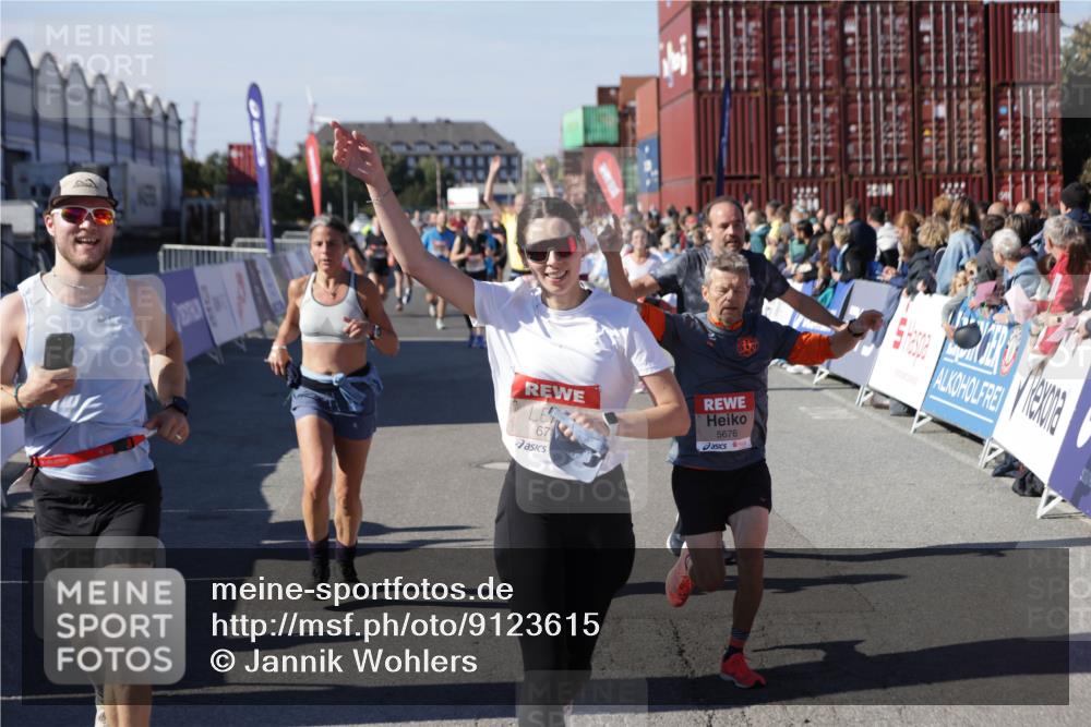 03.10.2025 - Köhlbrandbrückenlauf Jannik Wohlers http://msf.ph/oto/9123615 03.10.2025 13:05:42 Ziel 4062, 4133, 4161, 4278, 4296, 4332, 4384, 4467, 4564, 4599, 5468, 5676, 5964, 6281, 6631, 6786, 6787 meine-sportfotos.de