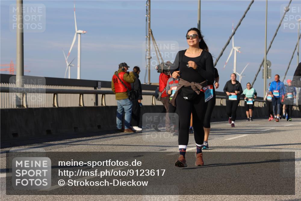 03.10.2025 - Köhlbrandbrückenlauf Strokosch-Dieckow http://msf.ph/oto/9123617 03.10.2025 10:02:10 Position 2  meine-sportfotos.de