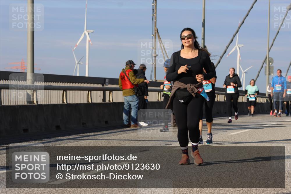 03.10.2025 - Köhlbrandbrückenlauf Strokosch-Dieckow http://msf.ph/oto/9123630 03.10.2025 10:02:10 Position 2 397 meine-sportfotos.de
