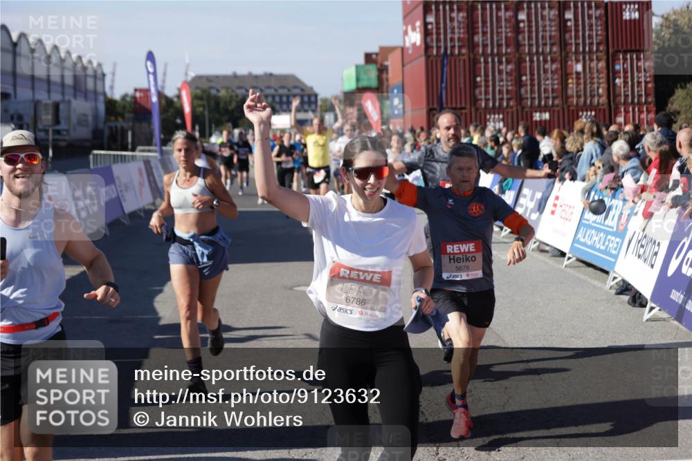03.10.2025 - Köhlbrandbrückenlauf Jannik Wohlers http://msf.ph/oto/9123632 03.10.2025 13:05:42 Ziel 4062, 4133, 4161, 4278, 4296, 4332, 4384, 4467, 4564, 4599, 5468, 5676, 5964, 6281, 6631, 6786, 6787 meine-sportfotos.de