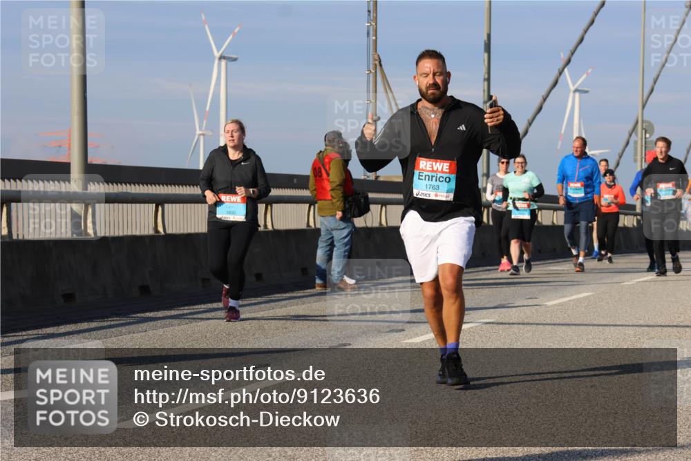 03.10.2025 - Köhlbrandbrückenlauf Strokosch-Dieckow http://msf.ph/oto/9123636 03.10.2025 10:02:15 Position 2 1763, 3800 meine-sportfotos.de