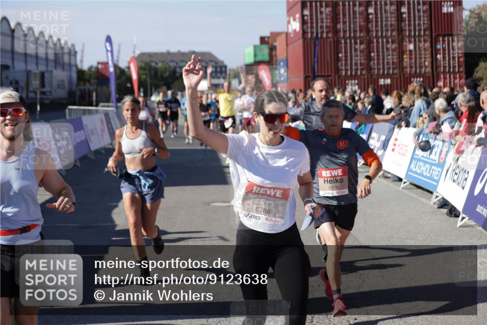 03.10.2025 - Köhlbrandbrückenlauf Jannik Wohlers http://msf.ph/oto/9123638 03.10.2025 13:05:42 Ziel 4062, 4133, 4161, 4278, 4296, 4332, 4384, 4467, 4564, 4599, 5468, 5676, 5964, 6281, 6631, 6786, 6787 meine-sportfotos.de
