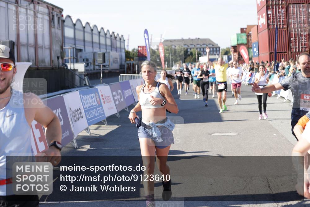 03.10.2025 - Köhlbrandbrückenlauf Jannik Wohlers http://msf.ph/oto/9123640 03.10.2025 13:05:43 Ziel 4062, 4066, 4133, 4161, 4278, 4290, 4296, 4332, 4384, 4467, 4564, 4599, 5468, 5676, 5964, 6281, 6631, 6642, 6786, 6787 meine-sportfotos.de