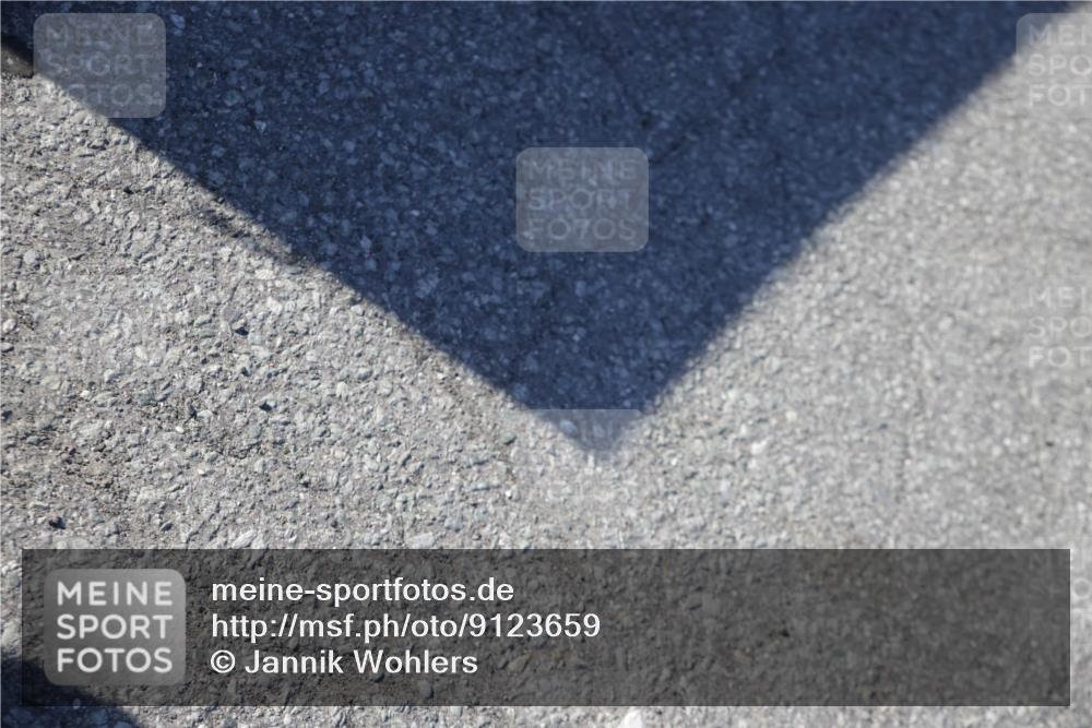 03.10.2025 - Köhlbrandbrückenlauf Jannik Wohlers http://msf.ph/oto/9123659 03.10.2025 13:53:28 Ziel  meine-sportfotos.de