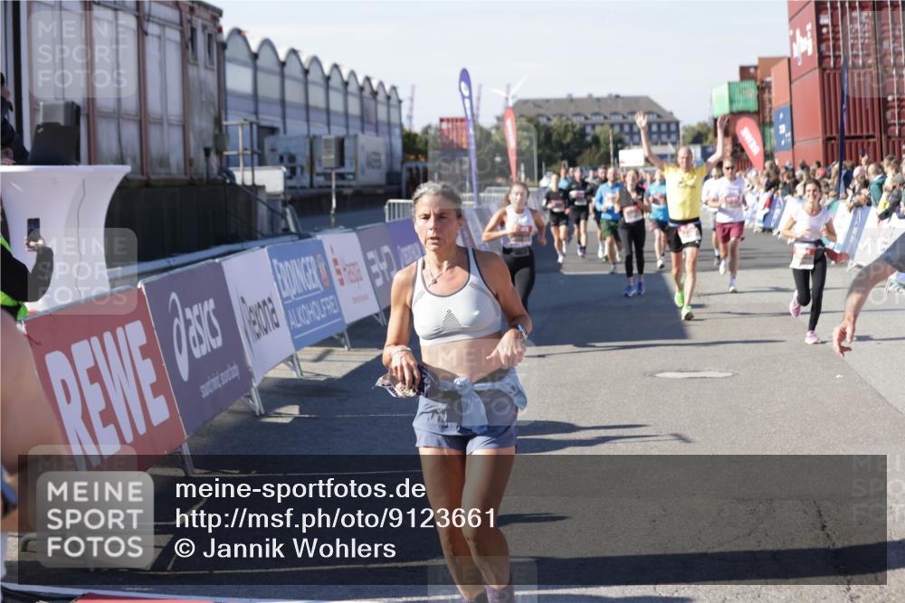 03.10.2025 - Köhlbrandbrückenlauf Jannik Wohlers http://msf.ph/oto/9123661 03.10.2025 13:05:43 Ziel 4062, 4066, 4133, 4161, 4278, 4290, 4296, 4332, 4384, 4467, 4564, 4599, 5468, 5676, 5964, 6281, 6631, 6642, 6786, 6787 meine-sportfotos.de