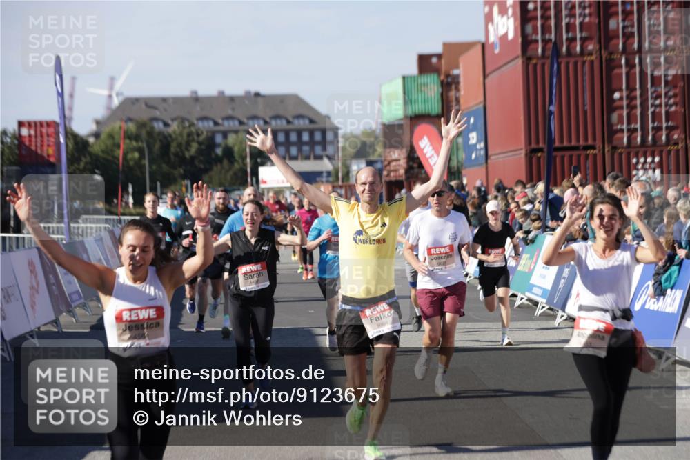 03.10.2025 - Köhlbrandbrückenlauf Jannik Wohlers http://msf.ph/oto/9123675 03.10.2025 13:05:45 Ziel 4066, 4133, 4278, 4290, 4296, 4332, 4335, 4336, 4413, 4467, 4564, 4599, 4643, 5676, 5964, 6281, 6631, 6642, 6786, 6787 meine-sportfotos.de