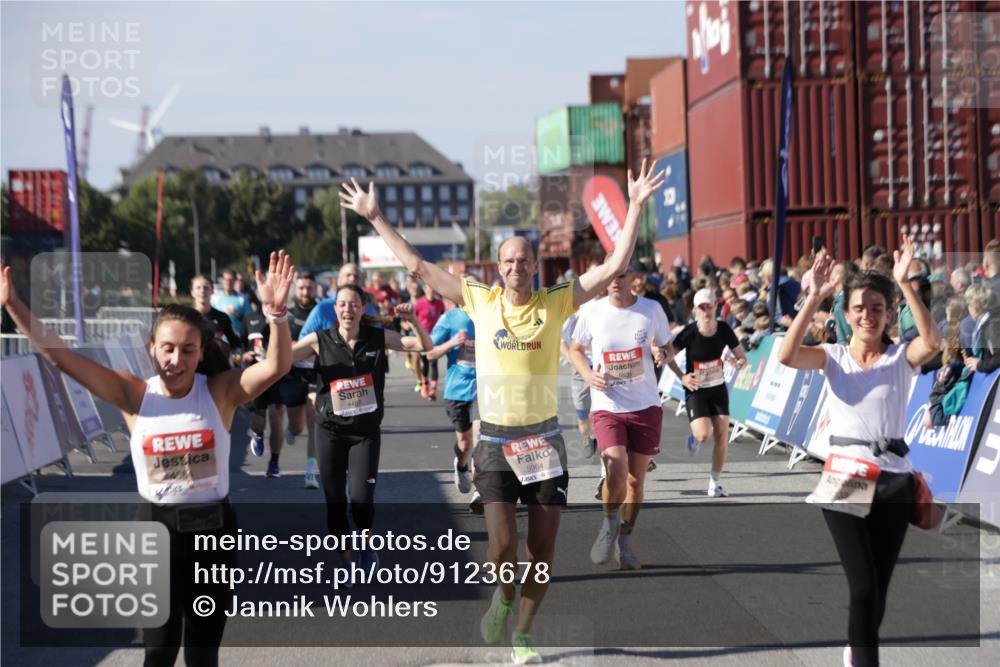 03.10.2025 - Köhlbrandbrückenlauf Jannik Wohlers http://msf.ph/oto/9123678 03.10.2025 13:05:45 Ziel 4066, 4133, 4278, 4290, 4296, 4332, 4335, 4336, 4413, 4467, 4564, 4599, 4643, 5676, 5964, 6281, 6631, 6642, 6786, 6787 meine-sportfotos.de