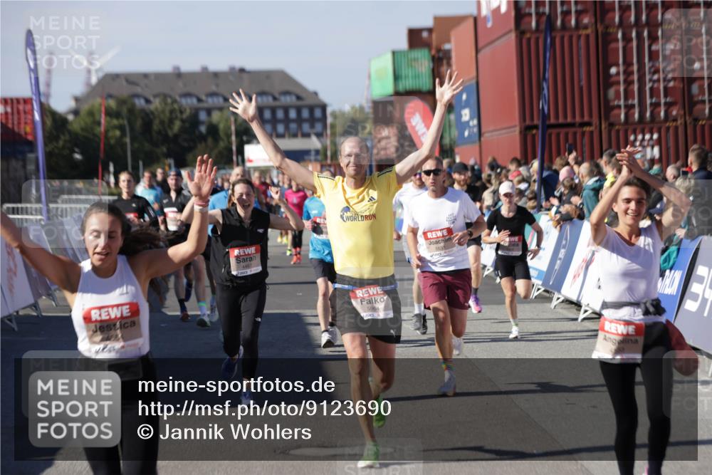 03.10.2025 - Köhlbrandbrückenlauf Jannik Wohlers http://msf.ph/oto/9123690 03.10.2025 13:05:45 Ziel 4066, 4133, 4278, 4290, 4296, 4332, 4335, 4336, 4413, 4467, 4564, 4599, 4643, 5676, 5964, 6281, 6631, 6642, 6786, 6787 meine-sportfotos.de
