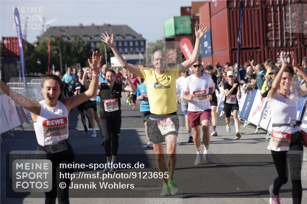 03.10.2025 - Köhlbrandbrückenlauf Jannik Wohlers http://msf.ph/oto/9123695 03.10.2025 13:05:45 Ziel 4066, 4133, 4278, 4290, 4296, 4332, 4335, 4336, 4413, 4467, 4564, 4599, 4643, 5676, 5964, 6281, 6631, 6642, 6786, 6787 meine-sportfotos.de