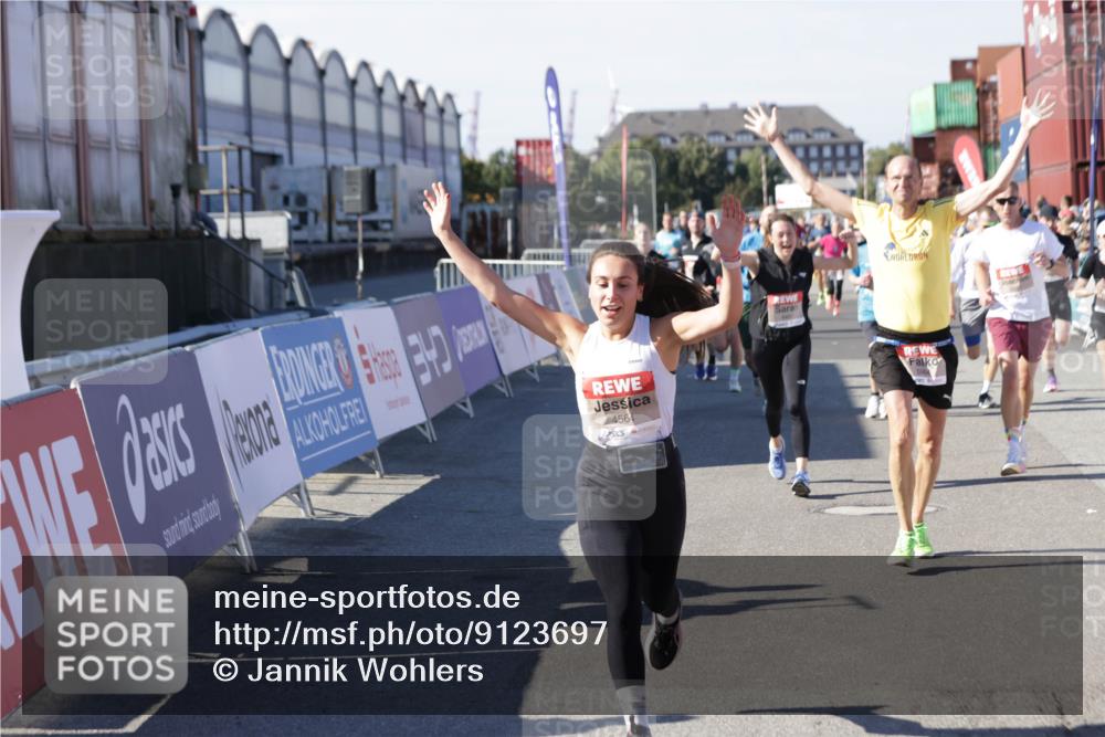 03.10.2025 - Köhlbrandbrückenlauf Jannik Wohlers http://msf.ph/oto/9123697 03.10.2025 13:05:46 Ziel 4066, 4133, 4290, 4296, 4332, 4335, 4336, 4413, 4467, 4564, 4599, 4643, 5676, 5964, 6281, 6631, 6642, 6786, 6787 meine-sportfotos.de