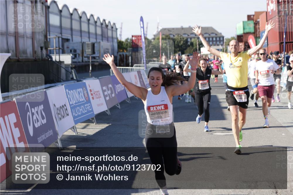 03.10.2025 - Köhlbrandbrückenlauf Jannik Wohlers http://msf.ph/oto/9123702 03.10.2025 13:05:46 Ziel 4066, 4133, 4290, 4296, 4332, 4335, 4336, 4413, 4467, 4564, 4599, 4643, 5676, 5964, 6281, 6631, 6642, 6786, 6787 meine-sportfotos.de