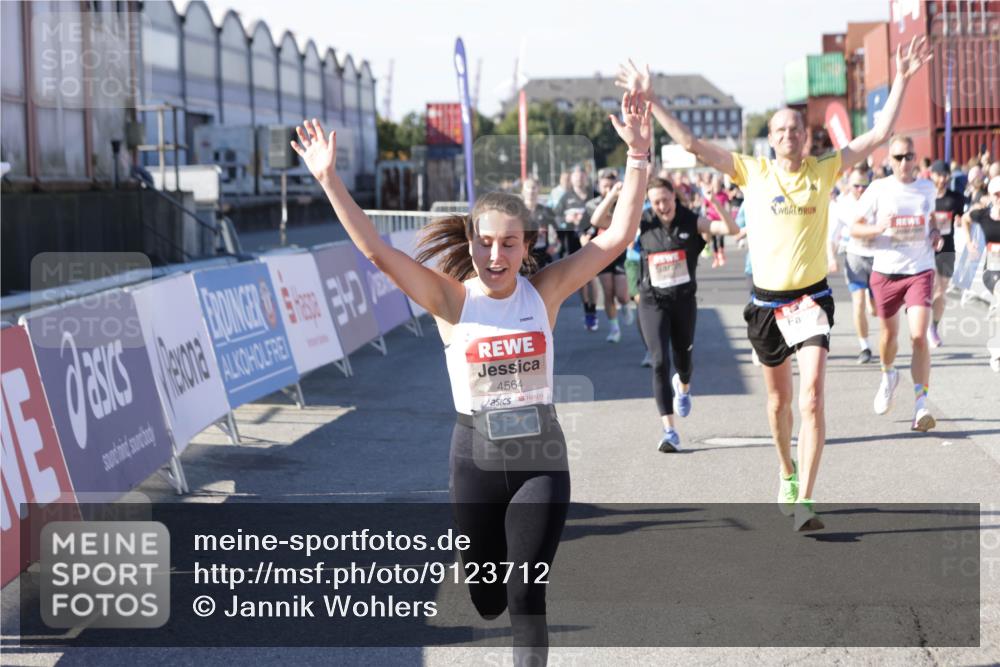 03.10.2025 - Köhlbrandbrückenlauf Jannik Wohlers http://msf.ph/oto/9123712 03.10.2025 13:05:46 Ziel 4066, 4133, 4290, 4296, 4332, 4335, 4336, 4413, 4467, 4564, 4599, 4643, 5676, 5964, 6281, 6631, 6642, 6786, 6787 meine-sportfotos.de