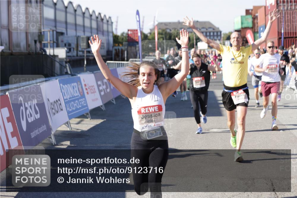 03.10.2025 - Köhlbrandbrückenlauf Jannik Wohlers http://msf.ph/oto/9123716 03.10.2025 13:05:46 Ziel 4066, 4133, 4290, 4296, 4332, 4335, 4336, 4413, 4467, 4564, 4599, 4643, 5676, 5964, 6281, 6631, 6642, 6786, 6787 meine-sportfotos.de