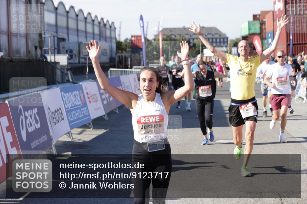 03.10.2025 - Köhlbrandbrückenlauf Jannik Wohlers http://msf.ph/oto/9123717 03.10.2025 13:05:46 Ziel 4066, 4133, 4290, 4296, 4332, 4335, 4336, 4413, 4467, 4564, 4599, 4643, 5676, 5964, 6281, 6631, 6642, 6786, 6787 meine-sportfotos.de