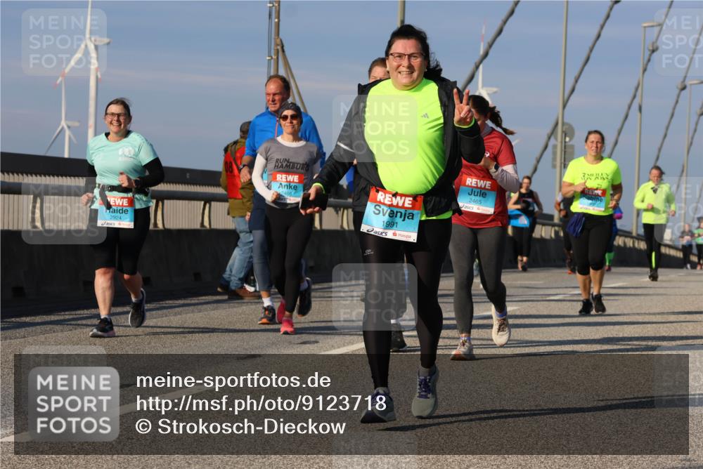 03.10.2025 - Köhlbrandbrückenlauf Strokosch-Dieckow http://msf.ph/oto/9123718 03.10.2025 10:02:21 Position 2 2924, 2466, 1991, 2465 meine-sportfotos.de