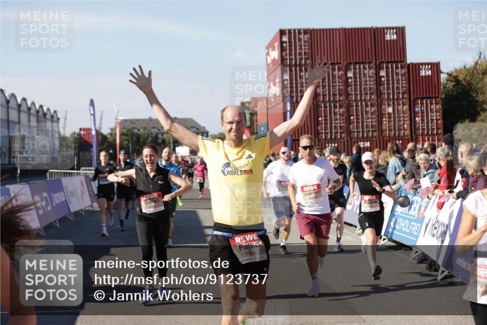 03.10.2025 - Köhlbrandbrückenlauf Jannik Wohlers http://msf.ph/oto/9123737 03.10.2025 13:05:47 Ziel 4066, 4133, 4290, 4296, 4332, 4335, 4336, 4413, 4467, 4564, 4599, 4643, 5676, 5764, 5964, 6281, 6631, 6642, 6786, 6787 meine-sportfotos.de