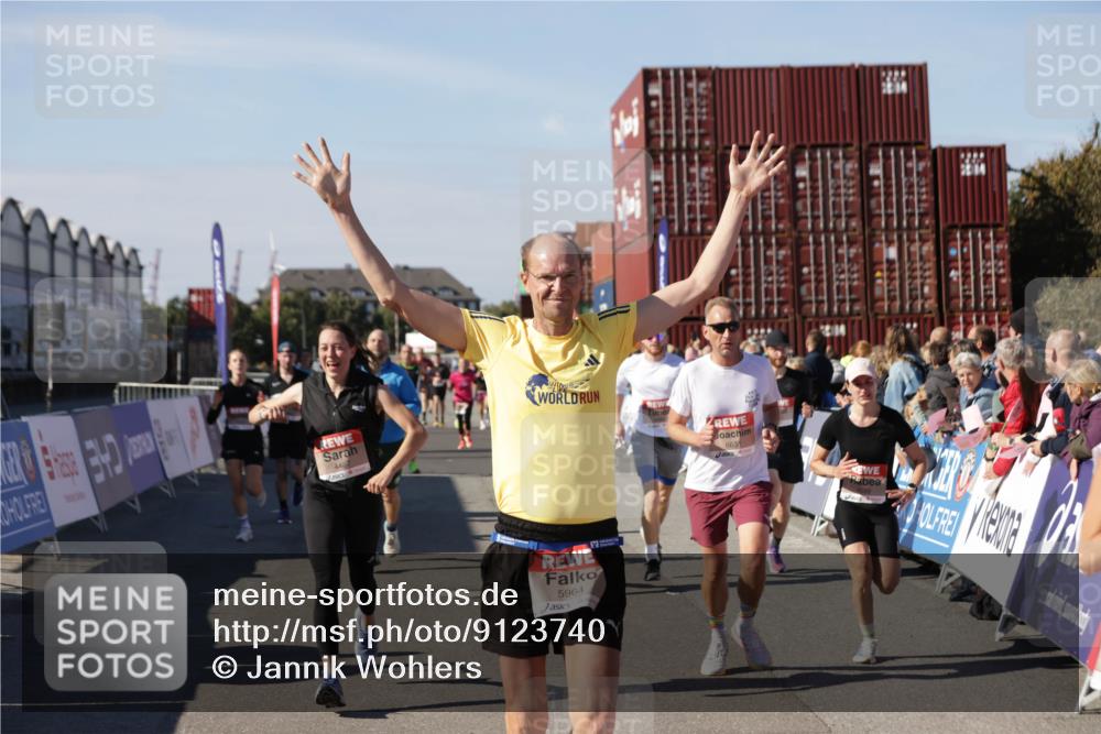 03.10.2025 - Köhlbrandbrückenlauf Jannik Wohlers http://msf.ph/oto/9123740 03.10.2025 13:05:47 Ziel 4066, 4133, 4290, 4296, 4332, 4335, 4336, 4413, 4467, 4564, 4599, 4643, 5676, 5764, 5964, 6281, 6631, 6642, 6786, 6787 meine-sportfotos.de