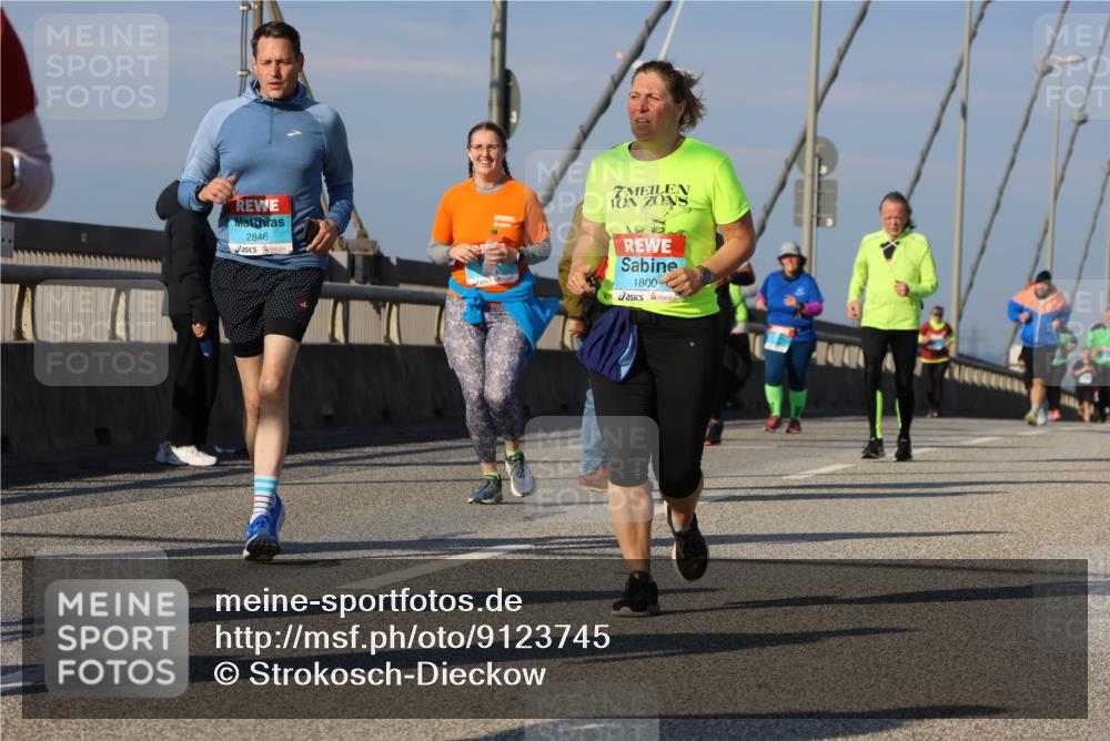 03.10.2025 - Köhlbrandbrückenlauf Strokosch-Dieckow http://msf.ph/oto/9123745 03.10.2025 10:02:25 Position 2 2846, 1800 meine-sportfotos.de