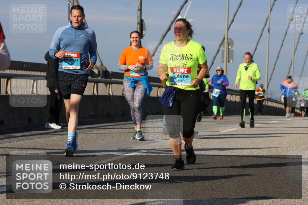 03.10.2025 - Köhlbrandbrückenlauf Strokosch-Dieckow http://msf.ph/oto/9123748 03.10.2025 10:02:25 Position 2 2846, 1800 meine-sportfotos.de