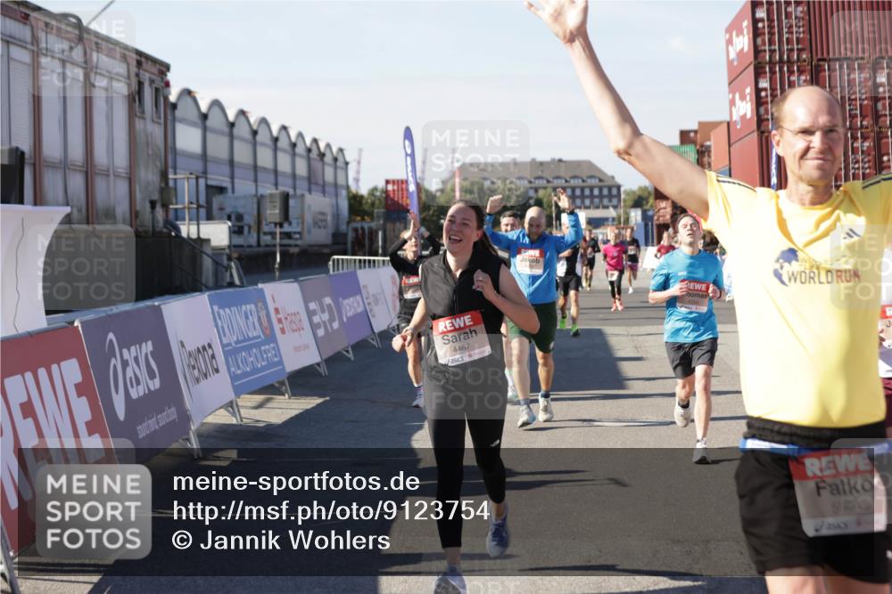 03.10.2025 - Köhlbrandbrückenlauf Jannik Wohlers http://msf.ph/oto/9123754 03.10.2025 13:05:48 Ziel 4066, 4133, 4290, 4296, 4332, 4335, 4336, 4413, 4467, 4564, 4599, 4643, 5676, 5764, 5964, 6631, 6642, 6720, 6786, 6787 meine-sportfotos.de