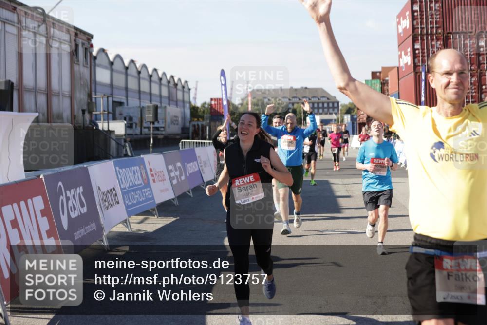 03.10.2025 - Köhlbrandbrückenlauf Jannik Wohlers http://msf.ph/oto/9123757 03.10.2025 13:05:48 Ziel 4066, 4133, 4290, 4296, 4332, 4335, 4336, 4413, 4467, 4564, 4599, 4643, 5676, 5764, 5964, 6631, 6642, 6720, 6786, 6787 meine-sportfotos.de